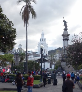 Placa Grande, das Zentrum der historischen Altstadt von Quito und Kirche El Sagrario