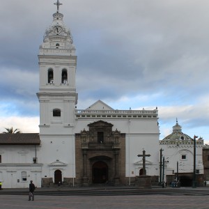 Kirche Santo Domingo am gleichnamigen Plaza in Quito