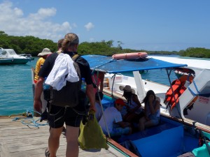 Galápagos, Santa Isabela, Tintoreros: Alles einsteigen, gleich geht es los