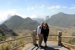 Ecuador, Quito Vulkan Pululahua mit Blick zum Cerro Pondoña und Rumiloma