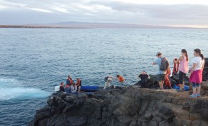 Galapagos, La Pinta, North Seymour: Mit dem Panga auf dem Rückweg zur Yacht