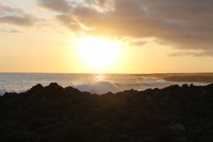 Galápagos, San Cristobal: Sonnenuntergang am Strand von La Loberia