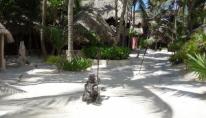 Mexiko, Tulum: Kunst in der Eco-Lodge Diamante K