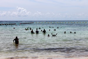 Mexiko, Tulum: Der abgegrenzte Schnorchelbereich von Akumal zum Touristenfangen