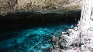 Mexiko, Tulum, Cenote Dos Ojos: Kristallklares Wasser wartet auf uns