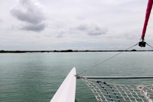 Mexiko, Laguna Bacalar: Windstille, der Elektromotor hilft