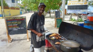 Belize, Caye Caulker: Essen gibt es an jeder Ecke. Terrier´s Grill ist sogar auf TripAdvisor bewertet