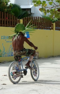 Belize, Caye Caulker: Fahrräder oder Golf-Carts sind das Fortbewegungsmittel auf der Insel