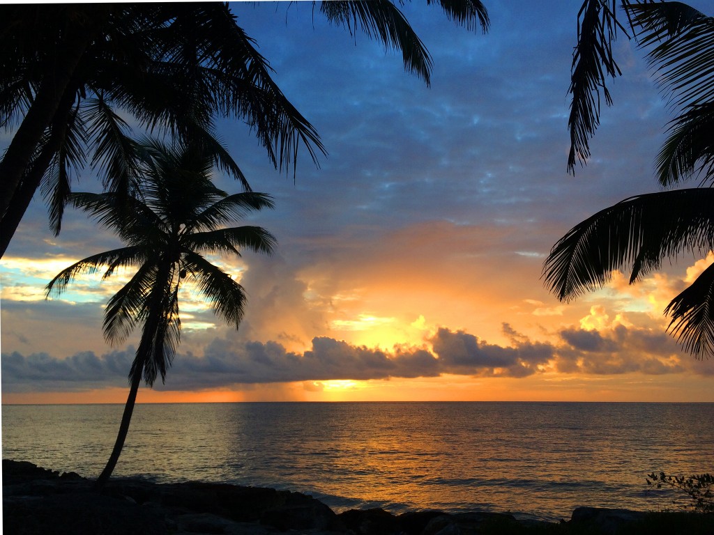 Mexiko, Tulum: Sonnenaufgang am Strand der Eco-Lodge Diamante K