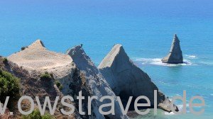 Cape Kidnapper: Blick über eine weitere Tölpel-Kolonie zur Spitze des Kaps